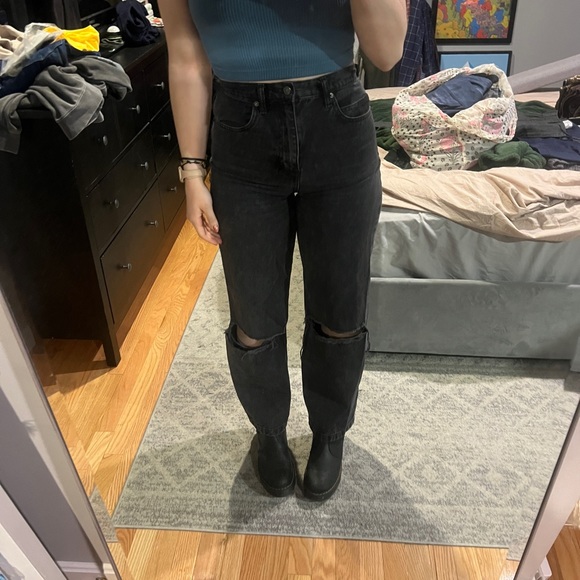 Top shop baggie jeans with rips on knees. Worn 10 times. - Picture 1 of 4